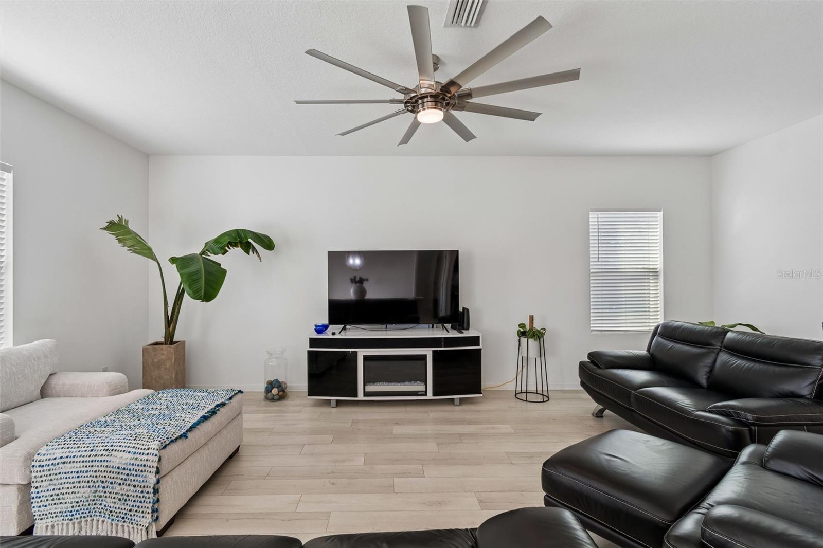 IMPERIAL OAKS PH 1 - Residential