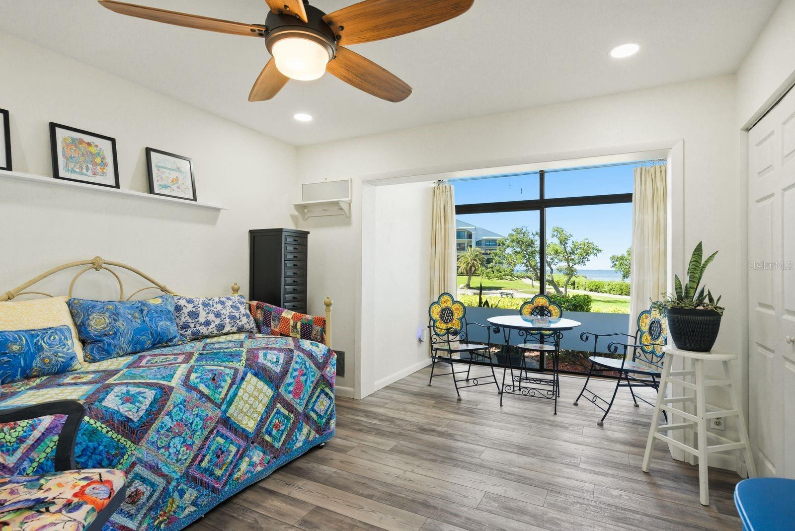 MARINER VILLAGE NORTHWEST CONDO - Residential