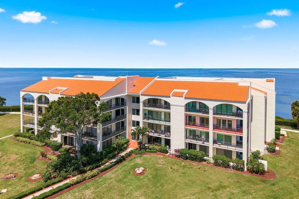 Photo of 302 Mariner Drive #302, Tarpon Springs, FL 34689 (MLS # TB8501199)