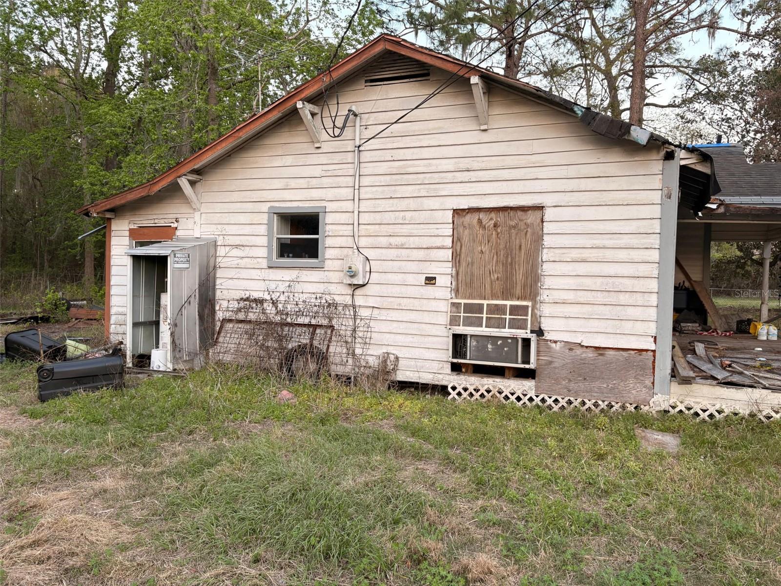 189 NW MEEKS STREET