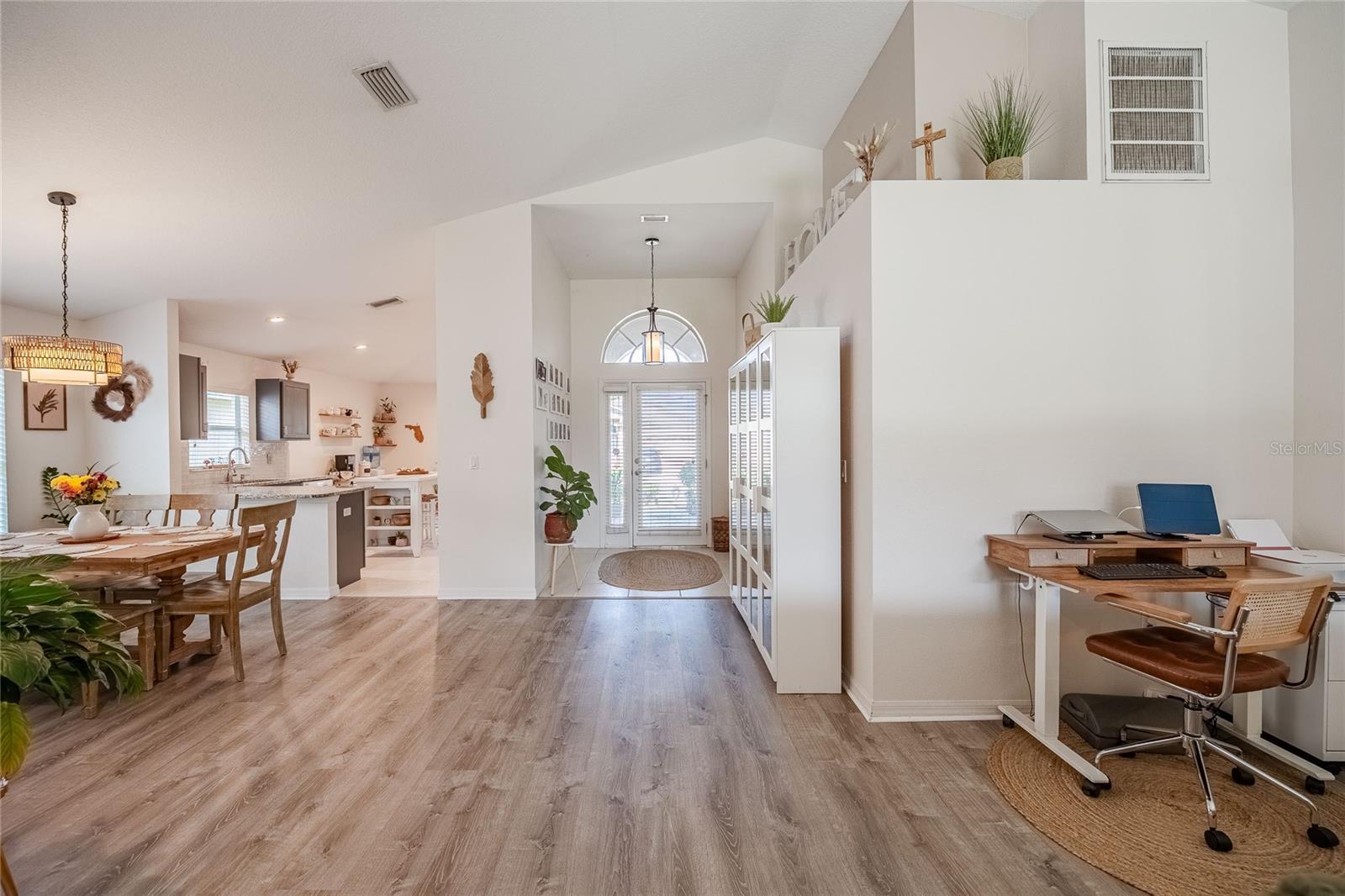 3873 HAMPTON HILLS DRIVE