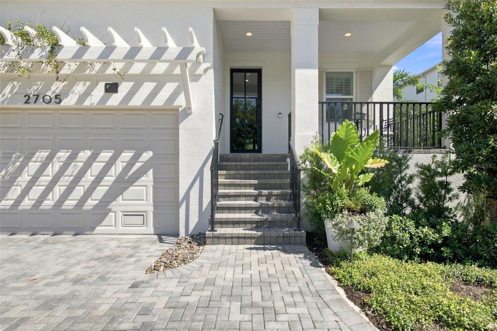Photo of 2705 W Trilby Avenue, Tampa, FL 33611 (MLS # TB8550760)