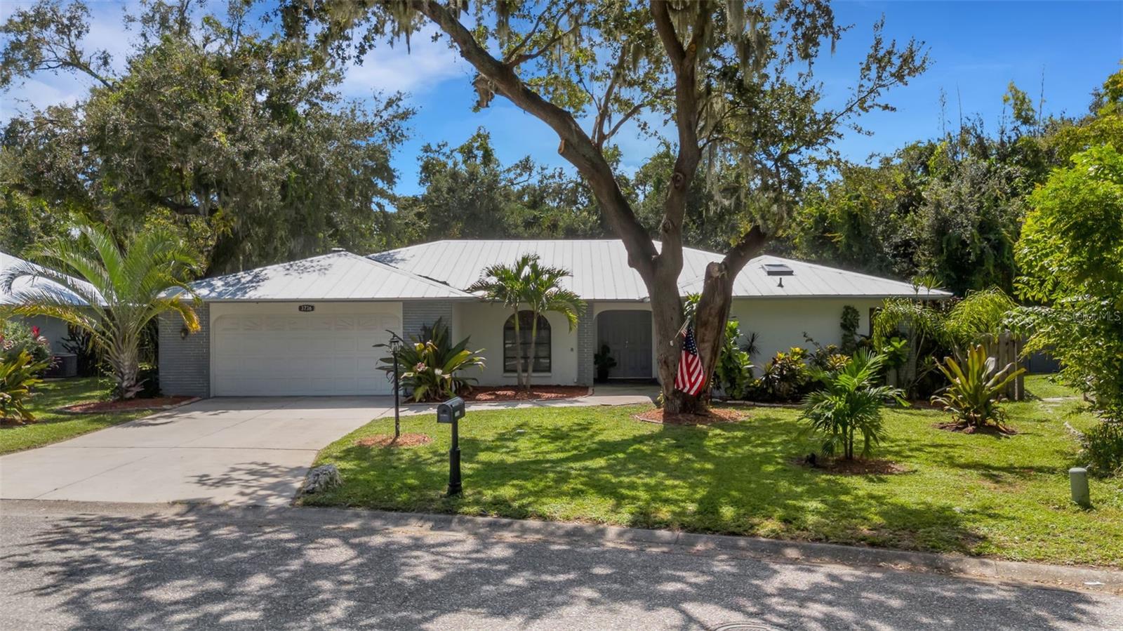 CEDAR CREEK - Residential