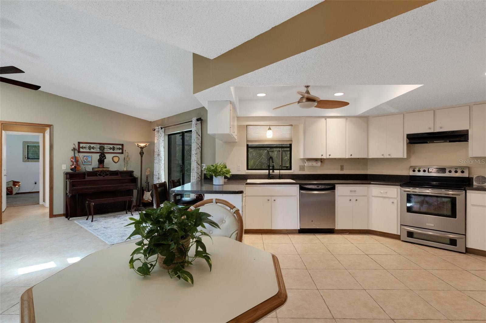 CEDAR CREEK - Residential