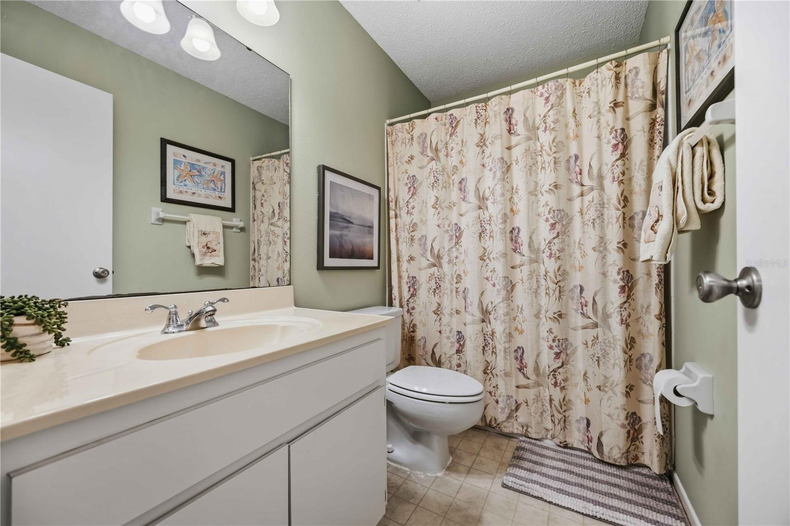 HOURGLASS LAKES PH 1 - Residential