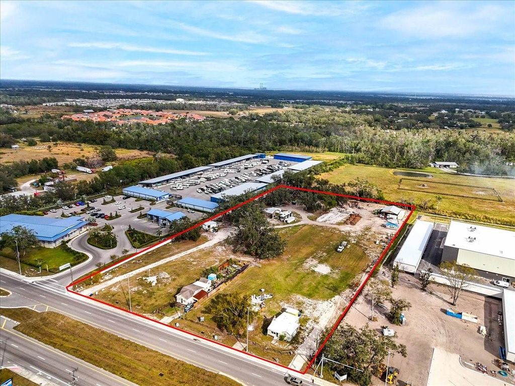 Photo of 12137 Us Highway 301 N, Parrish, FL 34219 (MLS # A4593931)