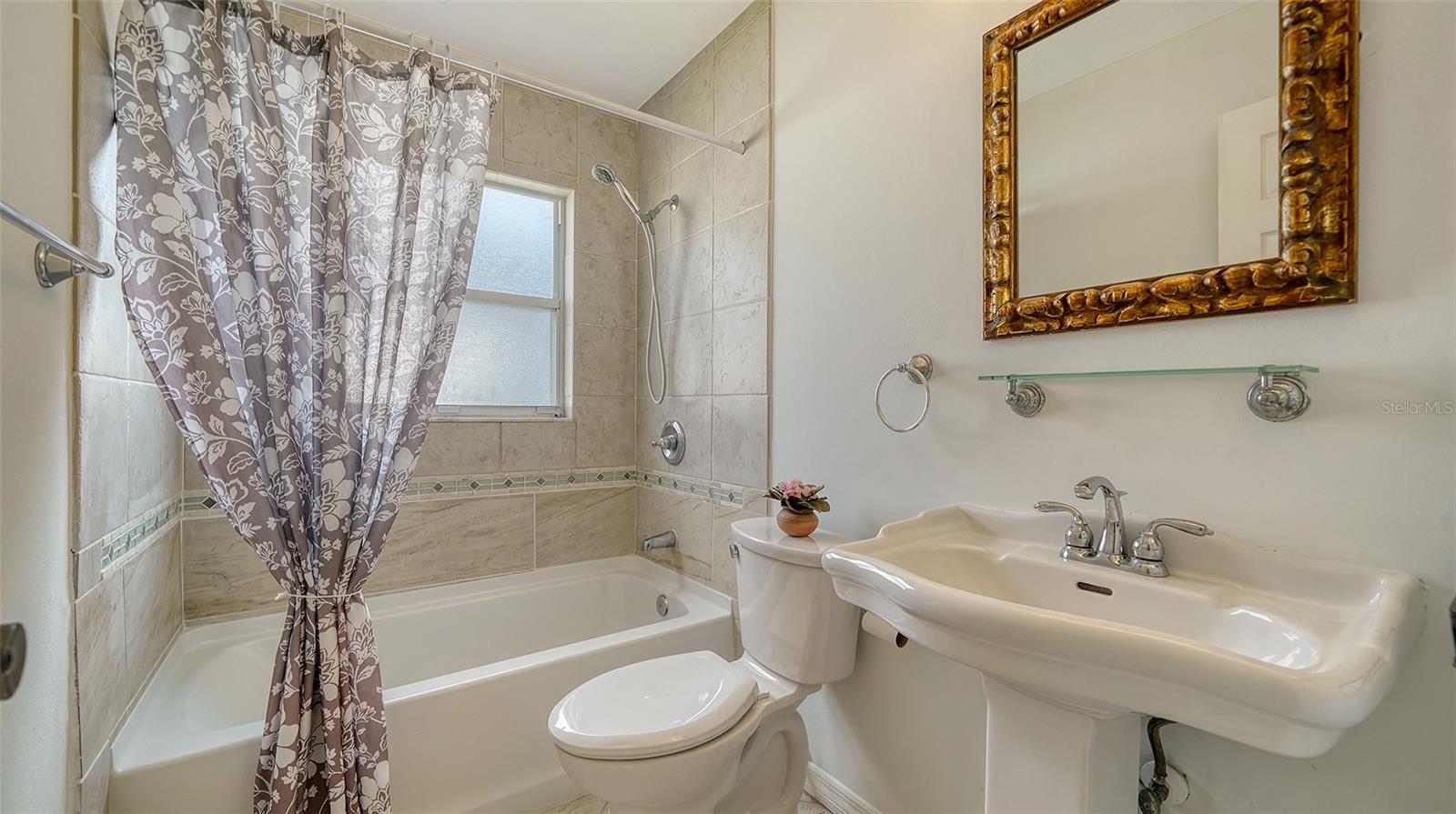 WELLINGTON CHASE - Residential