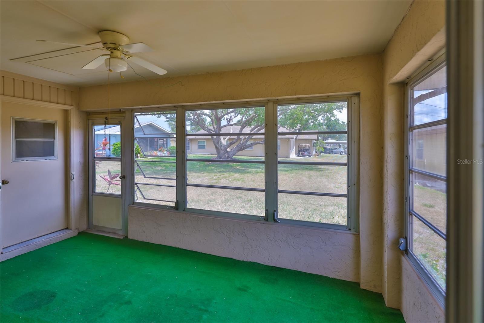 1904 CANTERBURY LANE 18