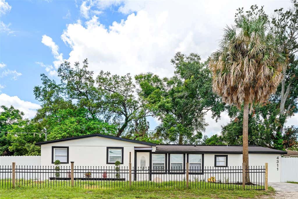 Photo of 4311 E Frierson Avenue, Tampa, FL 33610 (MLS # TB8538897)