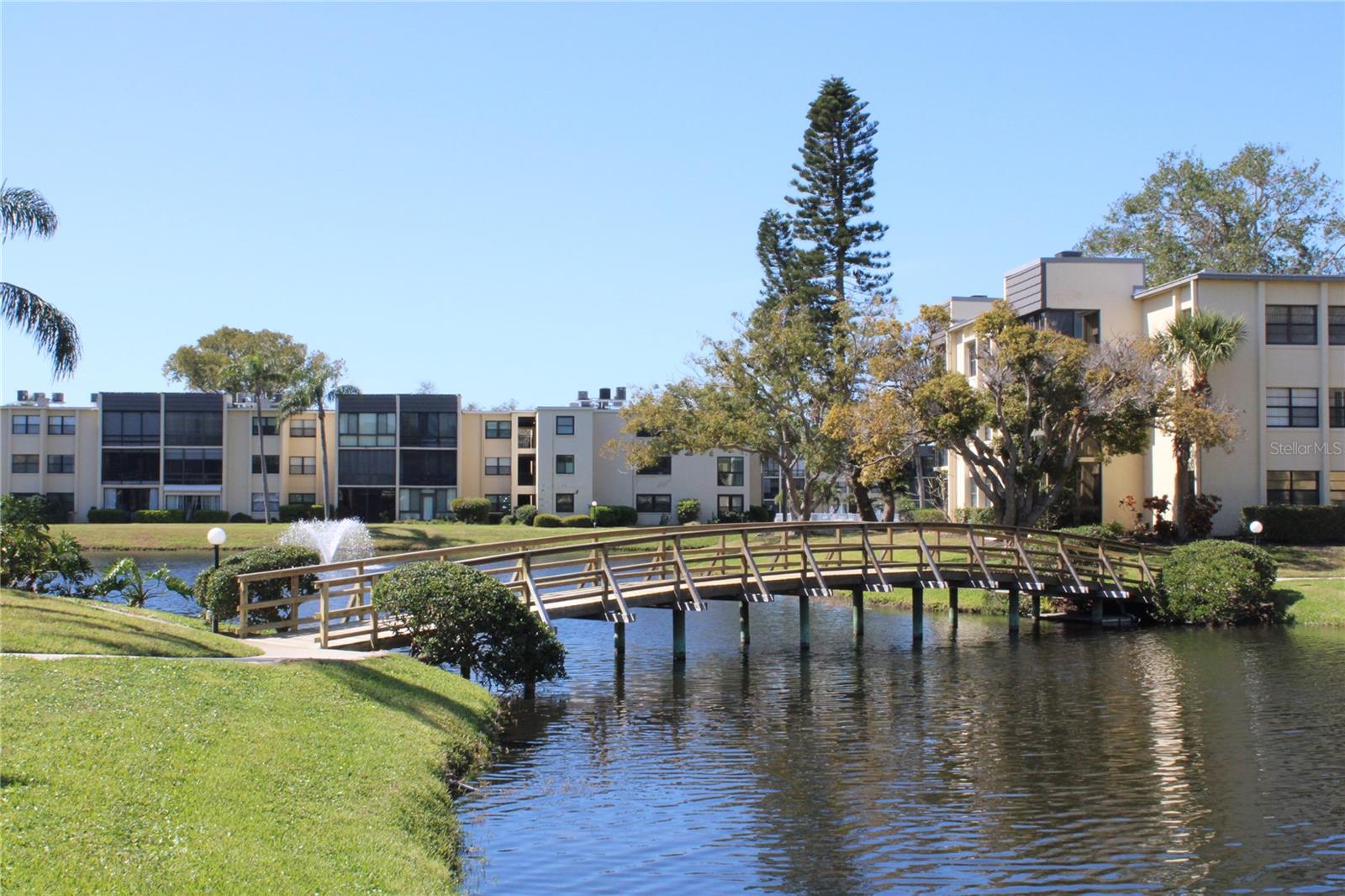 LAKEVIEW OF LARGO - Residential Lease
