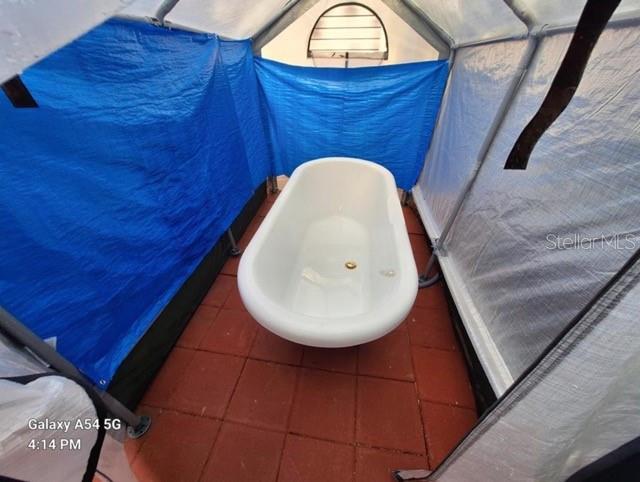 WOODS & LAKES - Residential