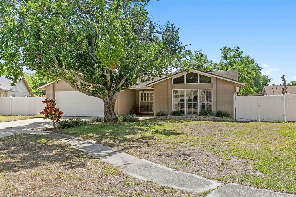 Photo of 6404 Heather Moor Court, Tampa, FL 33634 (MLS # TB8491512)