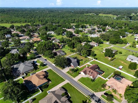 A home in LAKELAND