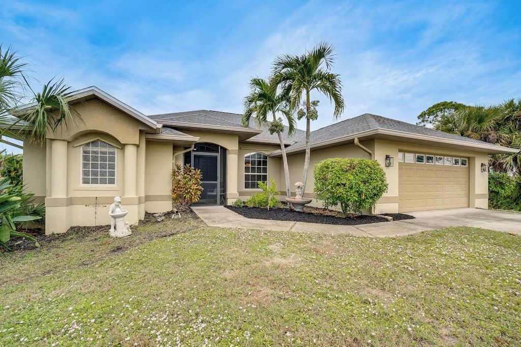Photo of 289 W Pine Valley Lane, Rotonda West, FL 33947 (MLS # D6147305)