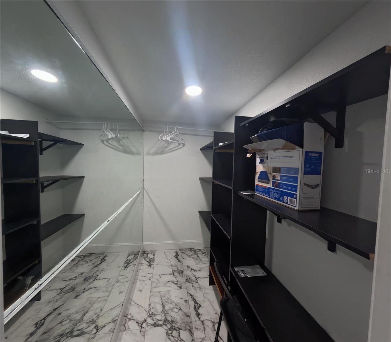 SULPHUR HILL - Residential