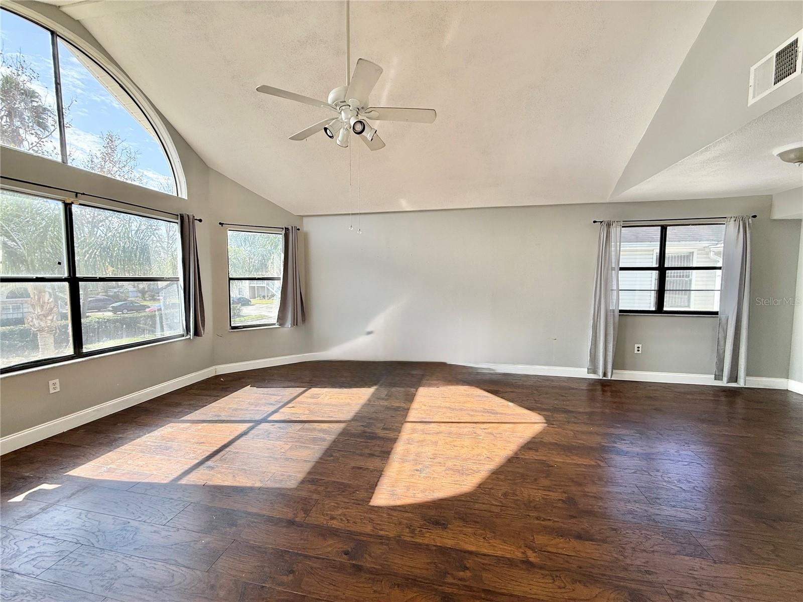 VILLAS AT SHADOW BAY THE - Residential