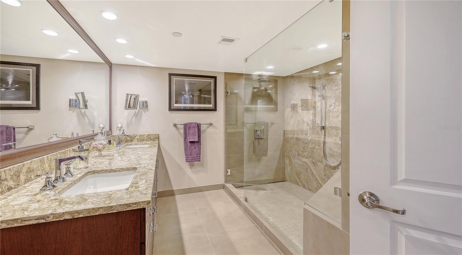 BEACHES OF LONGBOAT KEY PH-1 - Residential