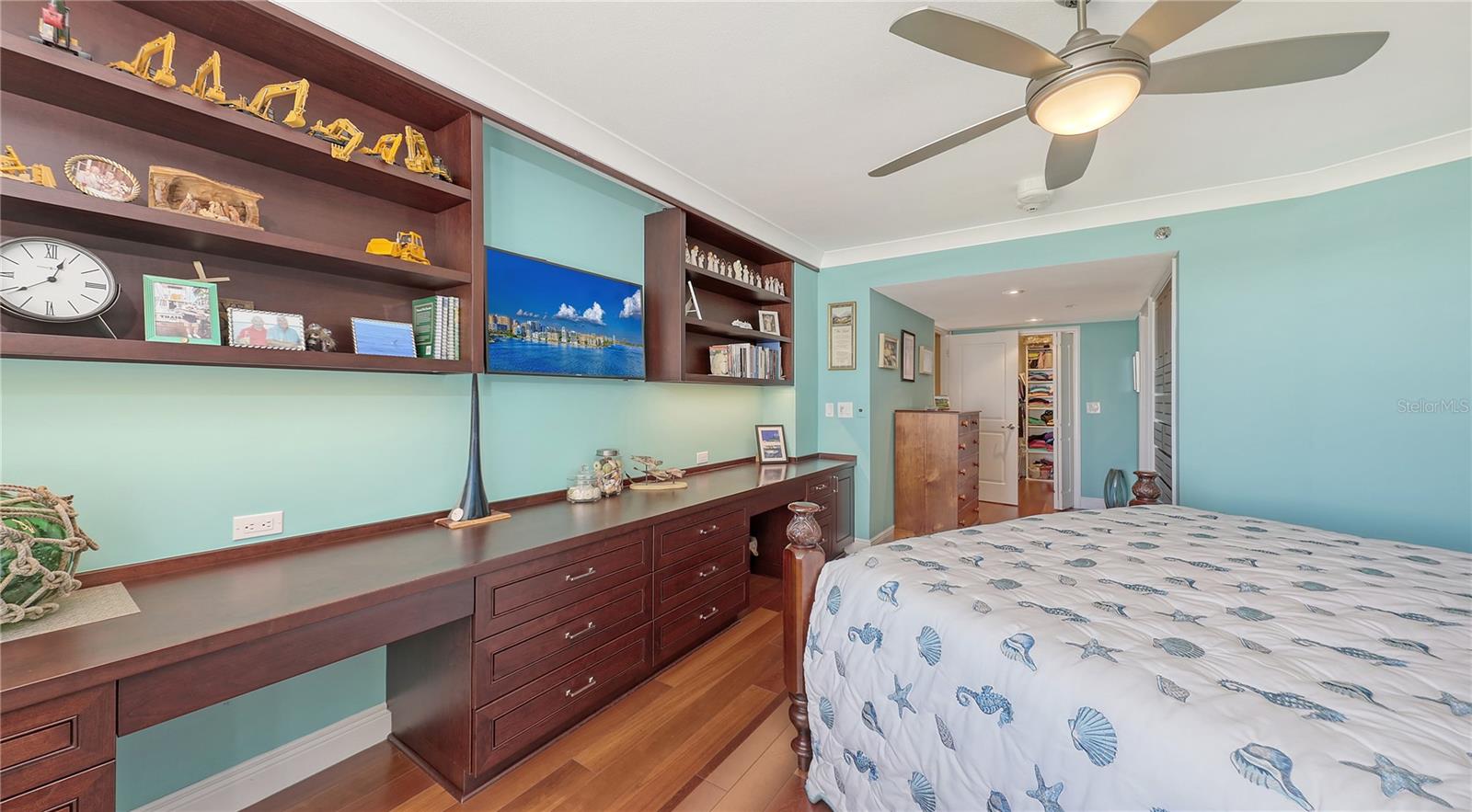 BEACHES OF LONGBOAT KEY PH-1 - Residential
