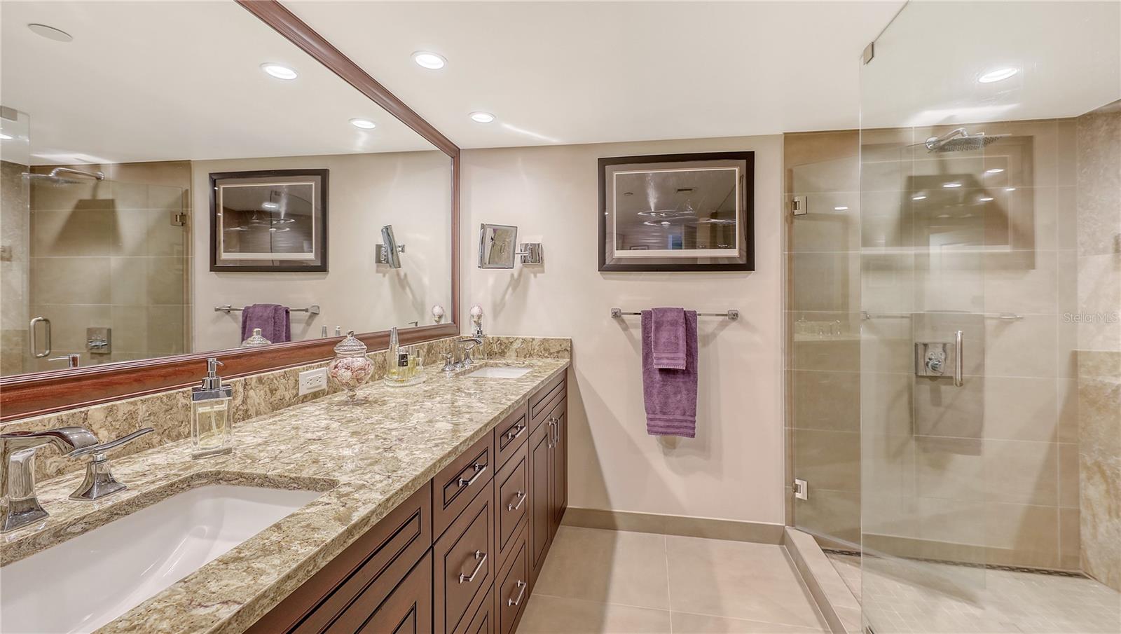 BEACHES OF LONGBOAT KEY PH-1 - Residential