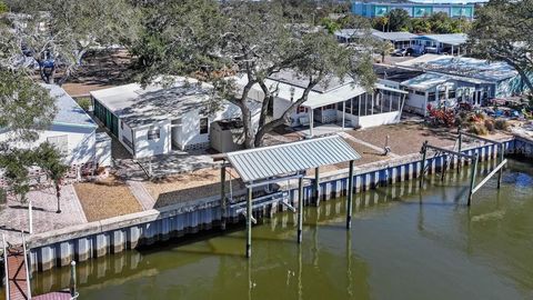 108 N SAINT GEORGE CIRCLE APOLLO BEACH FL 33572