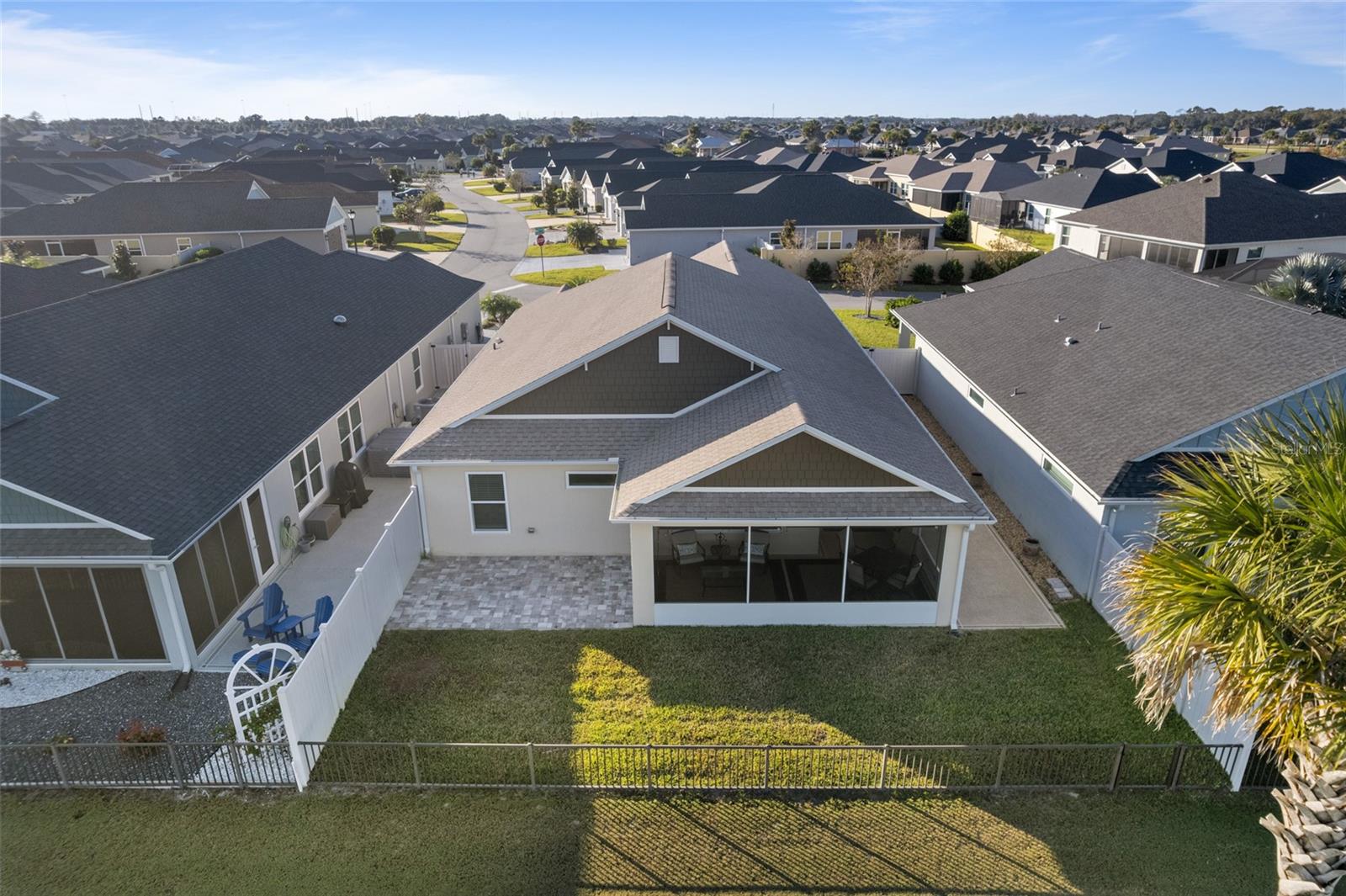 VILLAGES/SOUTHERN OAKS UN 76 - Residential