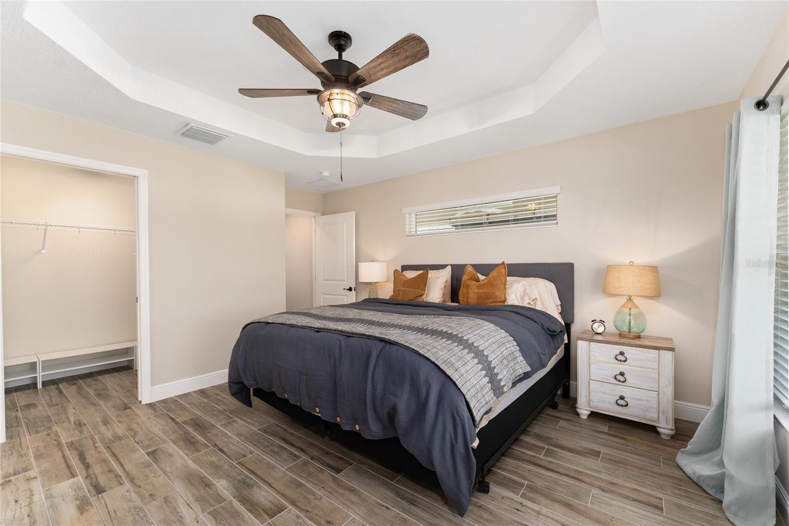 VILLAGES/SOUTHERN OAKS UN 76 - Residential