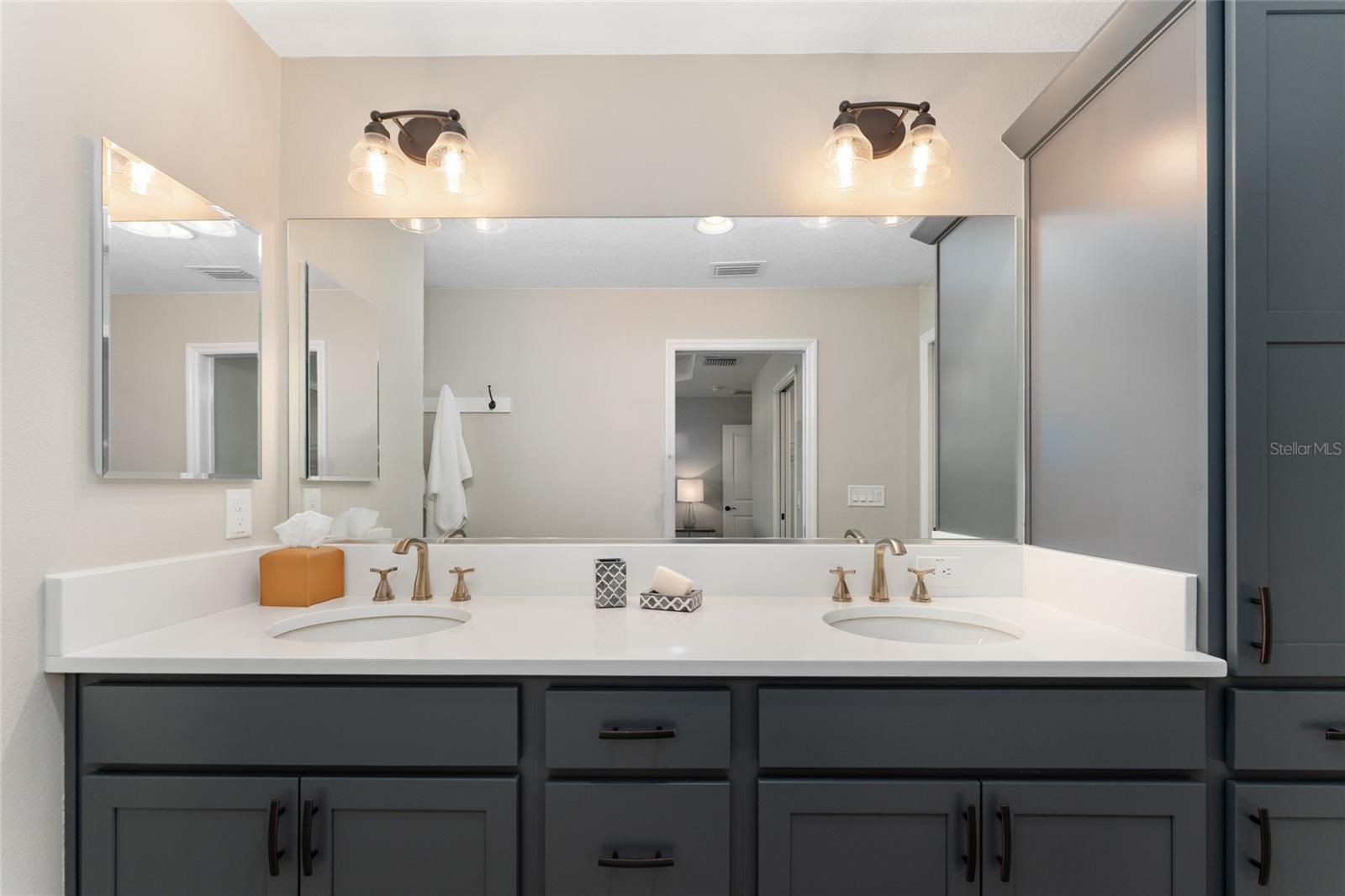 VILLAGES/SOUTHERN OAKS UN 76 - Residential