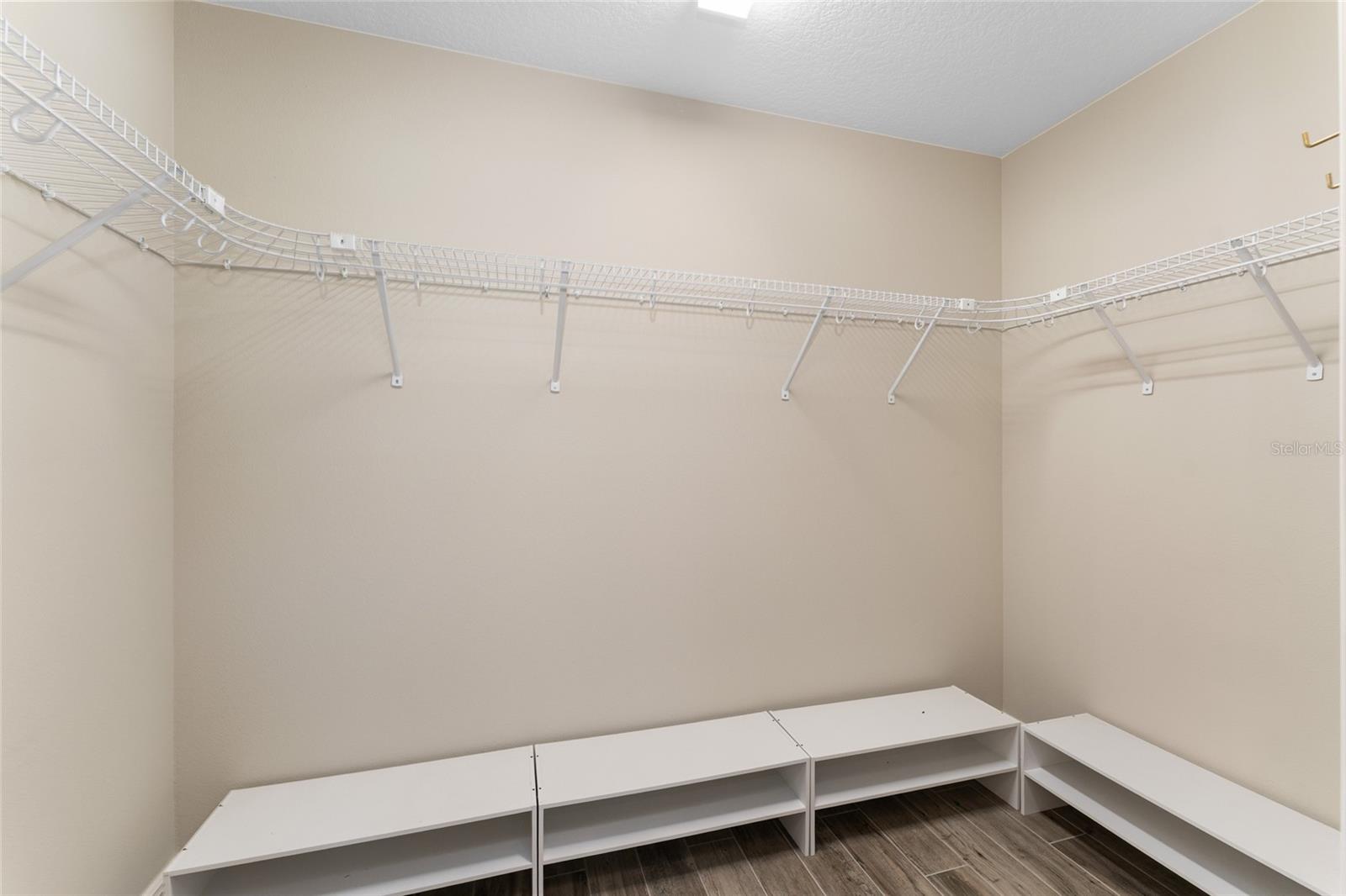 VILLAGES/SOUTHERN OAKS UN 76 - Residential