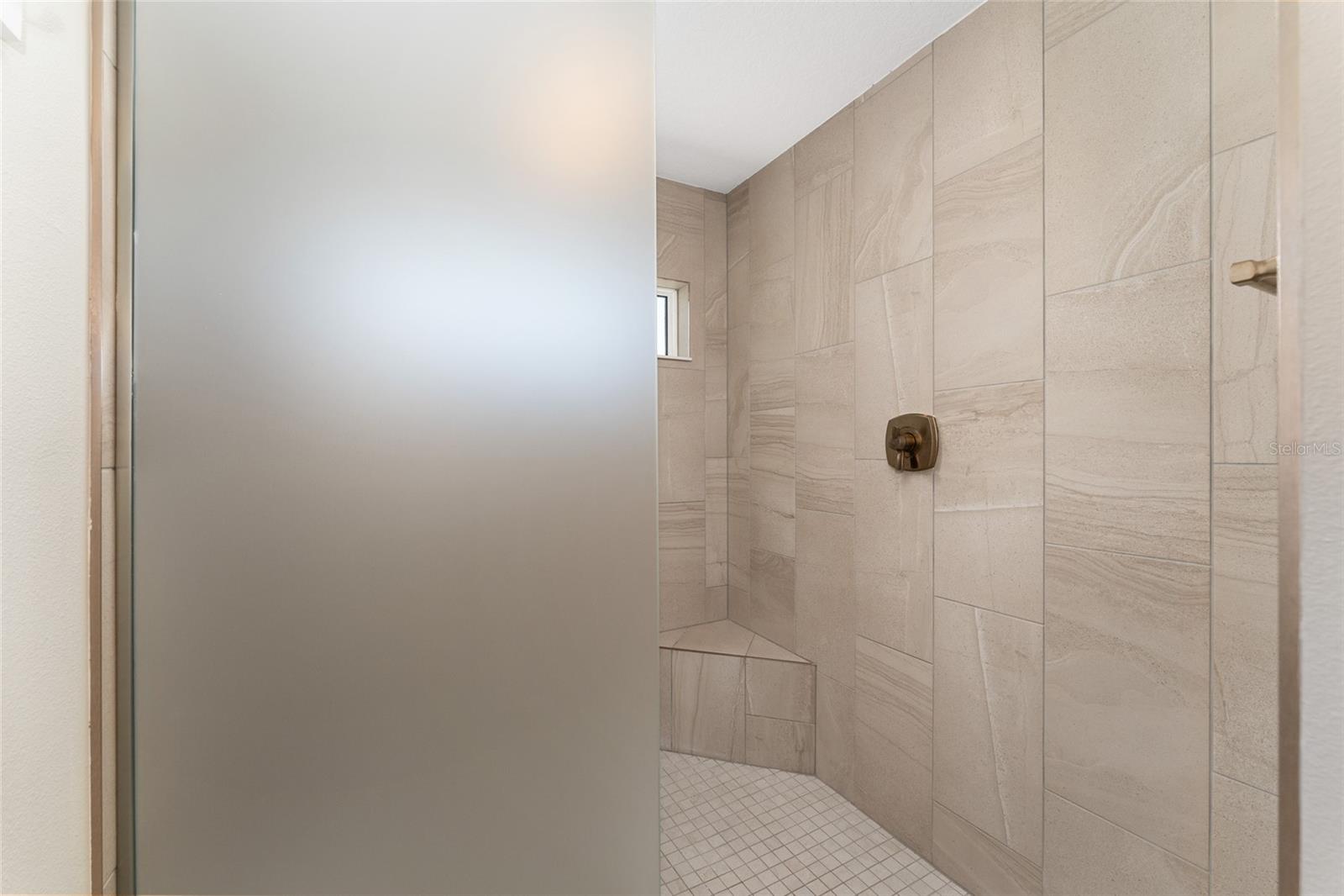 VILLAGES/SOUTHERN OAKS UN 76 - Residential