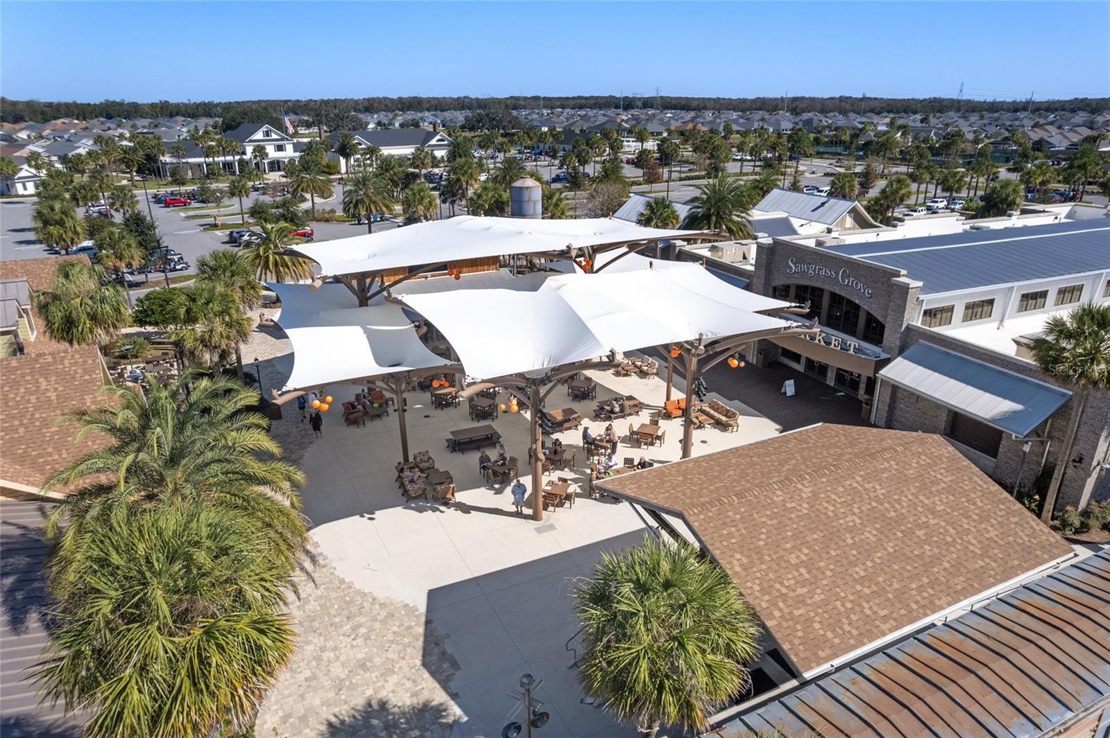 VILLAGES/SOUTHERN OAKS UN 76 - Residential