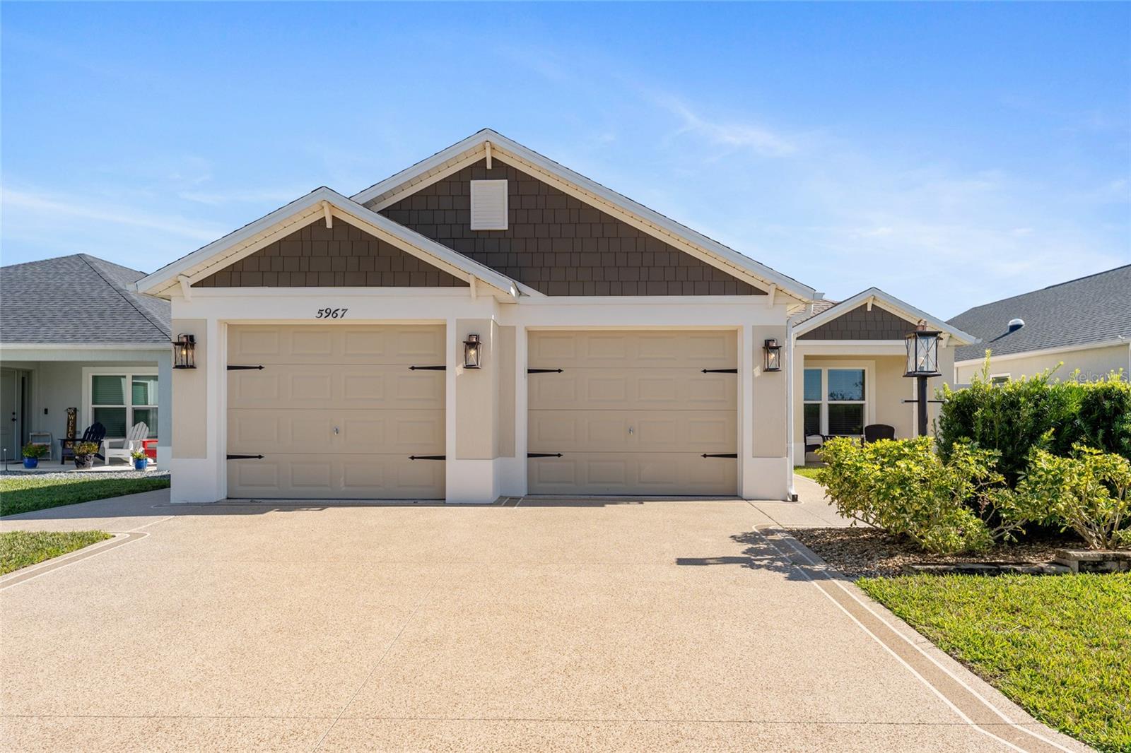 VILLAGES/SOUTHERN OAKS UN 76 - Residential