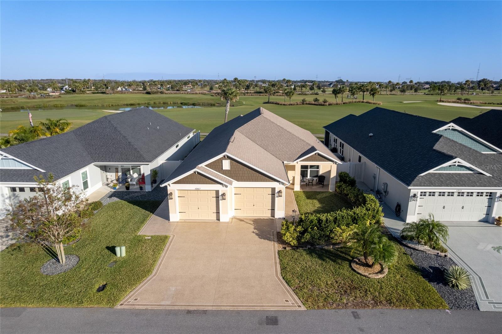 VILLAGES/SOUTHERN OAKS UN 76 - Residential