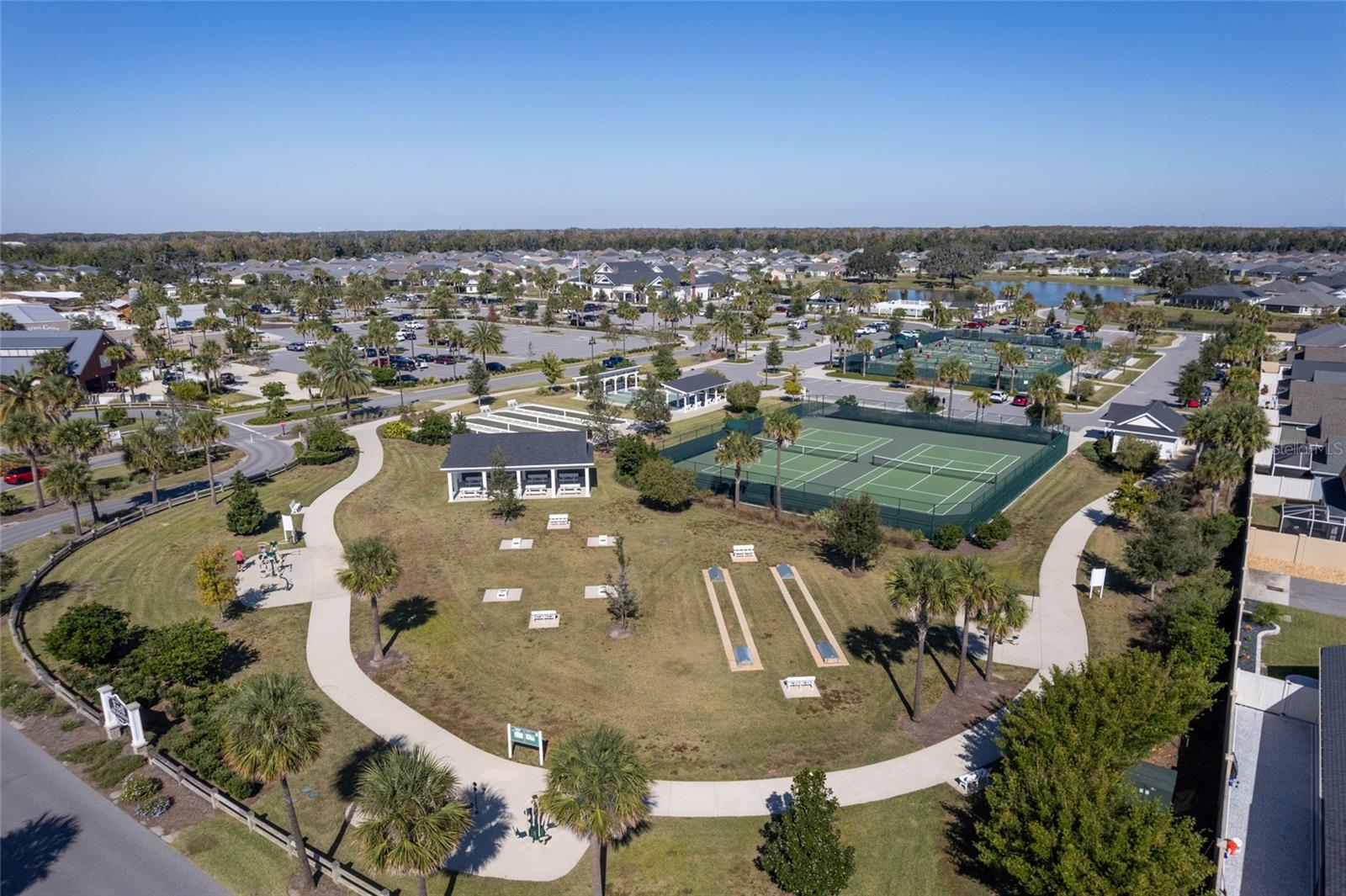 VILLAGES/SOUTHERN OAKS UN 76 - Residential