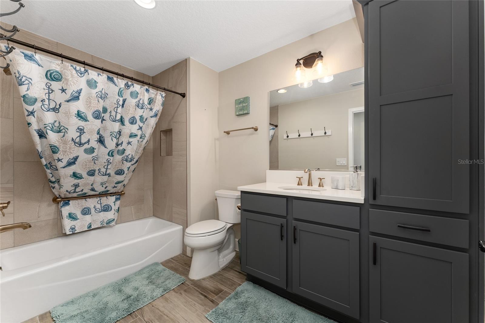 VILLAGES/SOUTHERN OAKS UN 76 - Residential