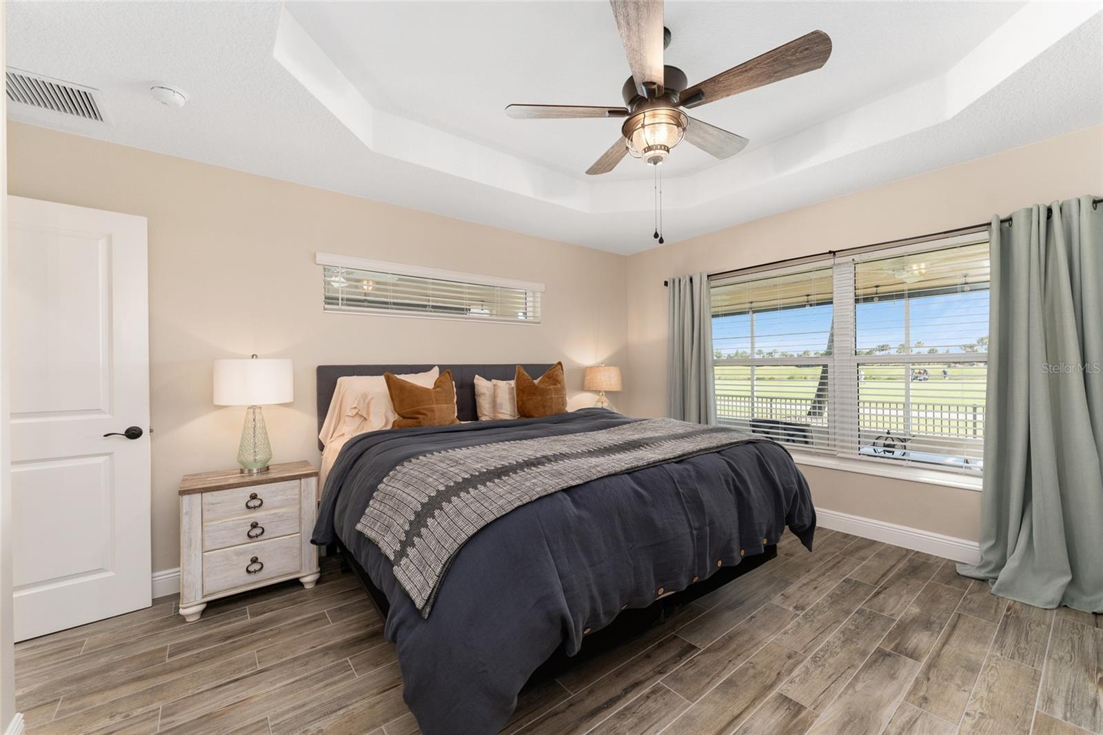 VILLAGES/SOUTHERN OAKS UN 76 - Residential