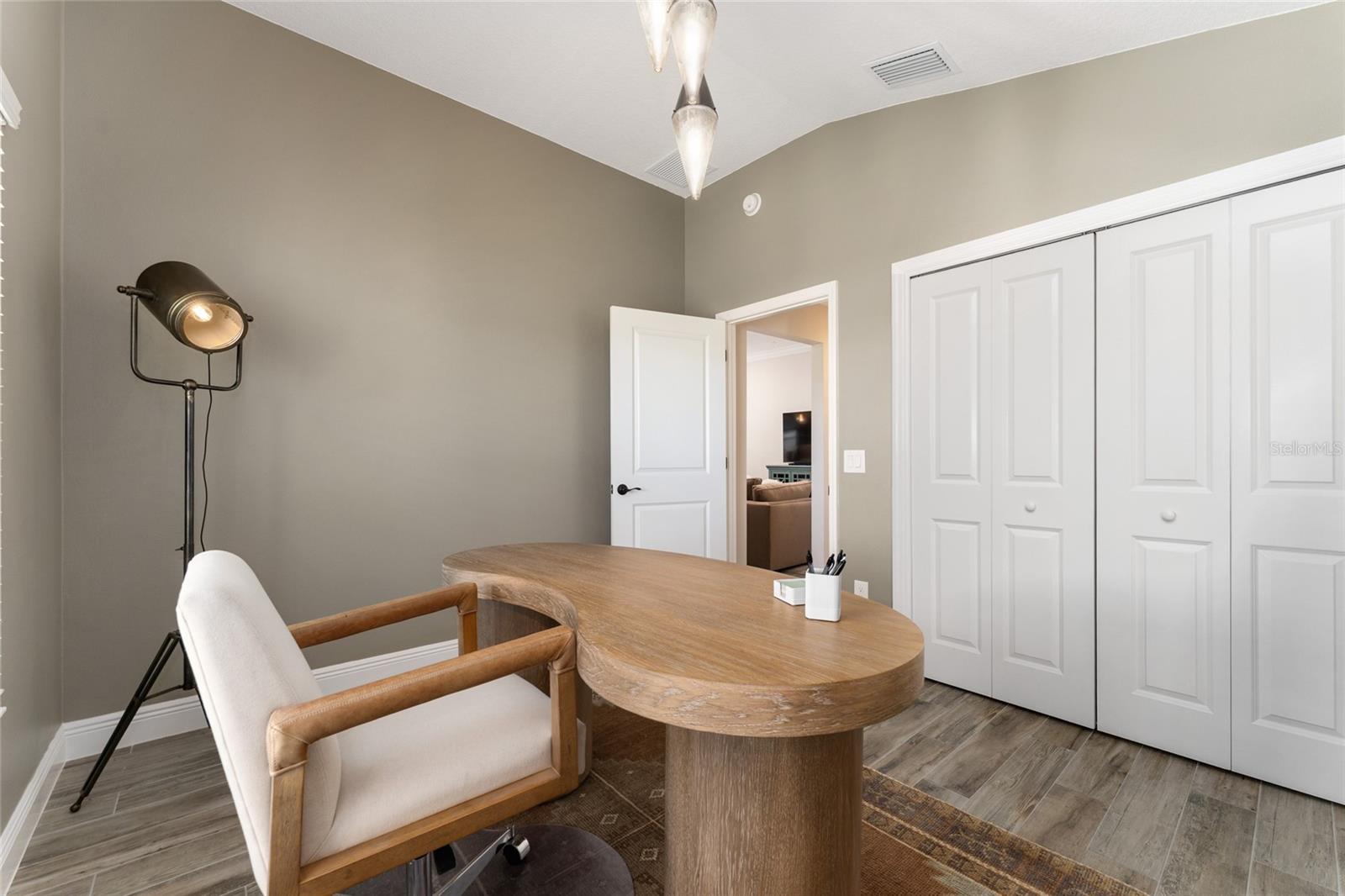 VILLAGES/SOUTHERN OAKS UN 76 - Residential