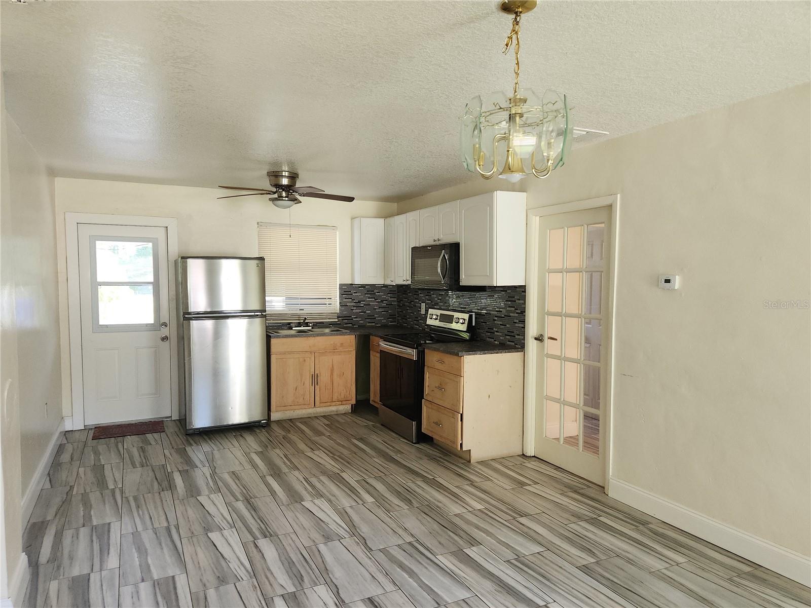 FLA LAND & IMP CO - Residential Lease