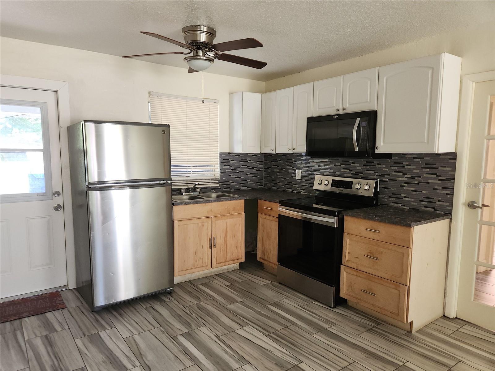 FLA LAND & IMP CO - Residential Lease