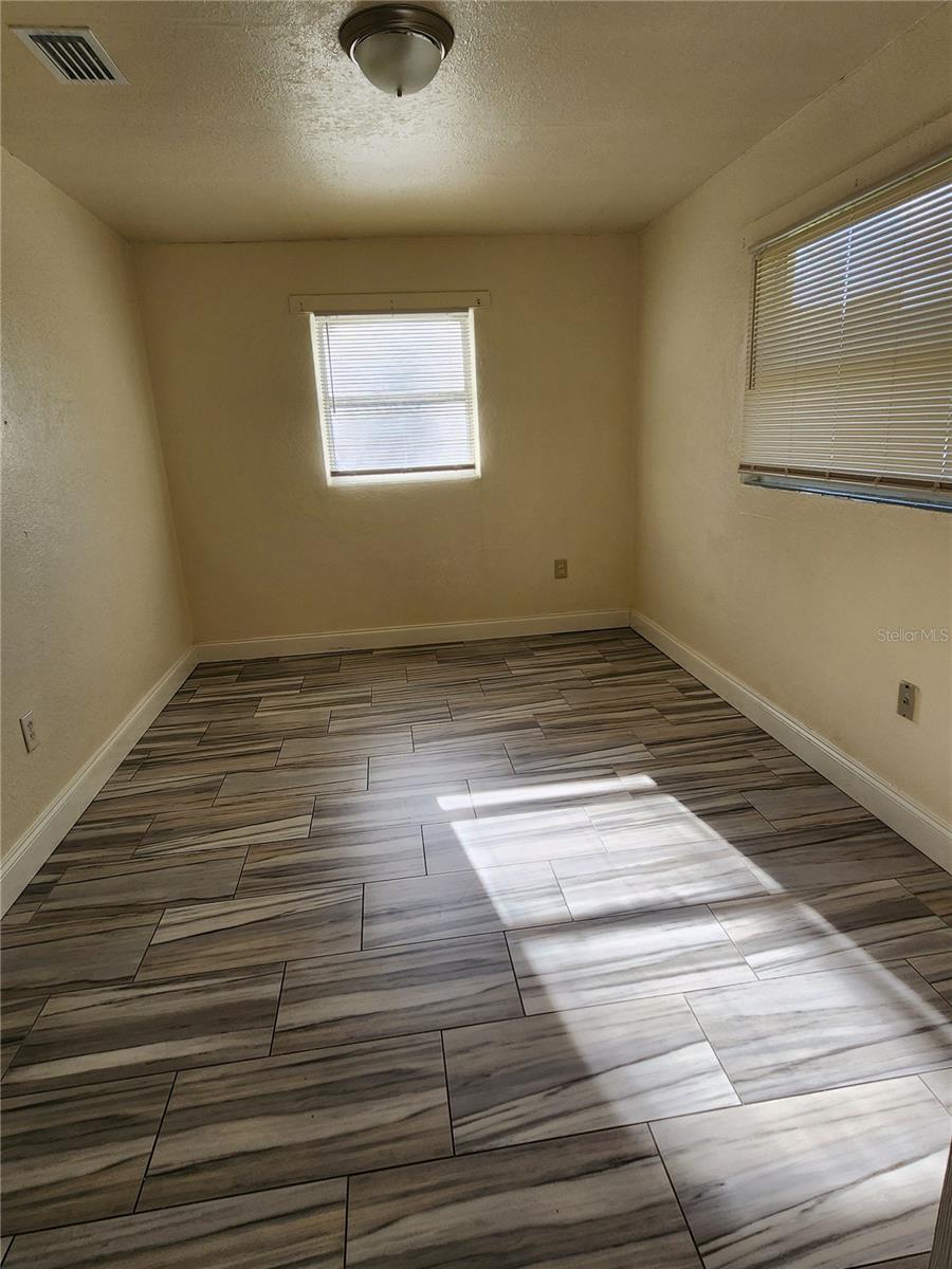 FLA LAND & IMP CO - Residential Lease