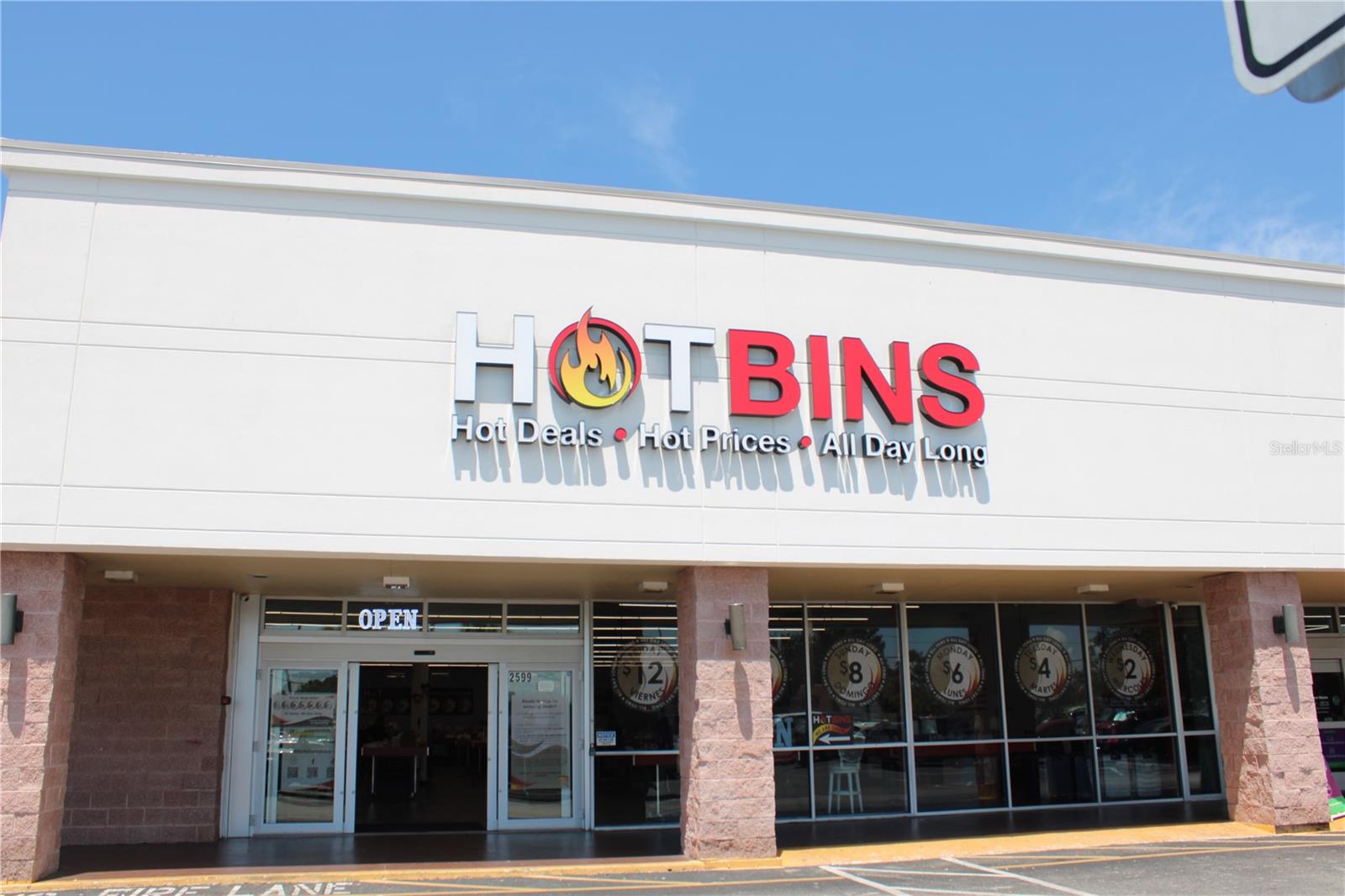 “HOTBINS” is a discount retail operation specializing in liquidated and overstock merchandise from major national retailers. This established business has generated strong customer loyalty and consistent revenue since opening in 2023, operating from a prime location in a busy Holiday, FL shopping center. The company sources deeply discounted merchandise from major retailers such as Amazon, Walmart, Target, etc., then offers progressive pricing that creates urgency and drives frequent customer visits. This unique approach has customers literally lining up before the store opens each morning. “HOTBINS” is a proven business model with strong profit margins. There are approximately 10 HotBins stores throughout Florida. For more information on this chain, visit Hotbins.com.
$400,000 price includes assignment of lease (3 years remaining with one 5-year renewal) and approximately $150,000 of FF&E, including Forklift, Bins, Carts, Indoor & Outdoor Signs, Security Camera System, Cash Register, Storage Shelving, Display Shelving, Pallets, Safes, and more. The current owner will provide support and training of the new owner regarding merchandise management, accounting, and day-to-day operations. There is no immediate local competition and growth potential is contingent on how much volume the business owner wants to process through the business and the hours of operation. Value of the Merchandise Inventory on hand at the time of sale is in addition to the sale price, and averages between $50,000 and $100,000 at any given time. Financial details will be provided to qualified buyers upon signing a Non-Disclosure Form.
