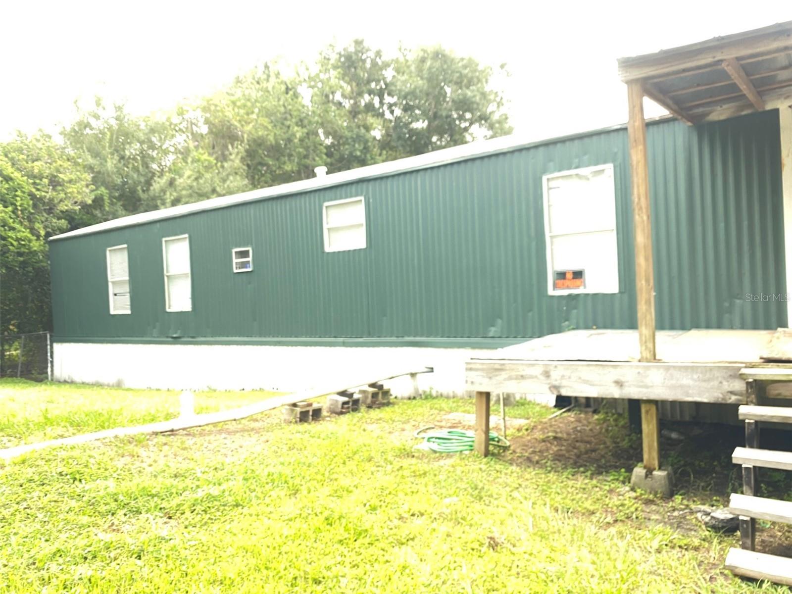 Beautiful and spacious, fully remodeled mobile home, close to major shopping and parks. Close to the highway and Highway 192. Quiet living area. By appointment only.