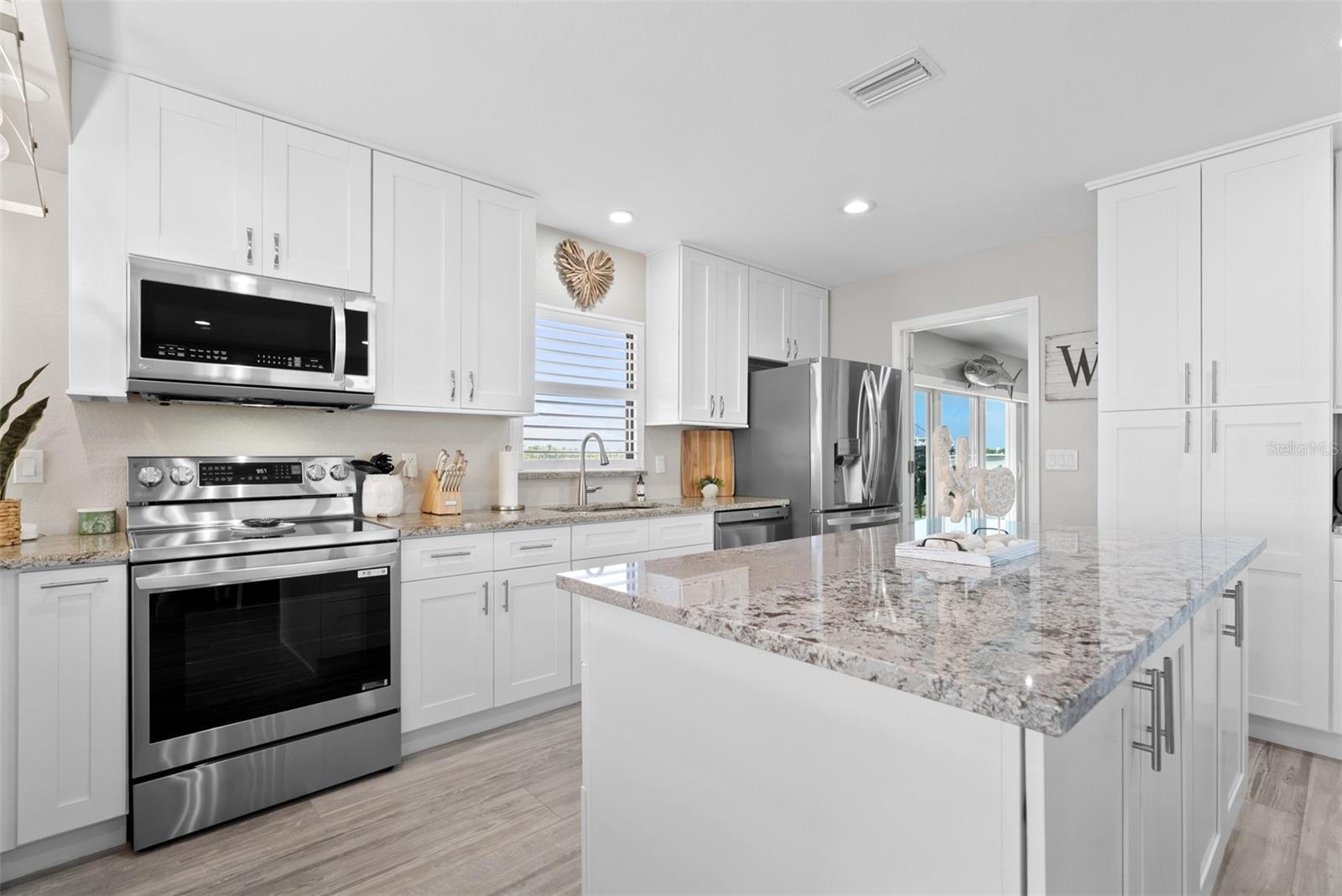 SHELL POINT SUB - Residential