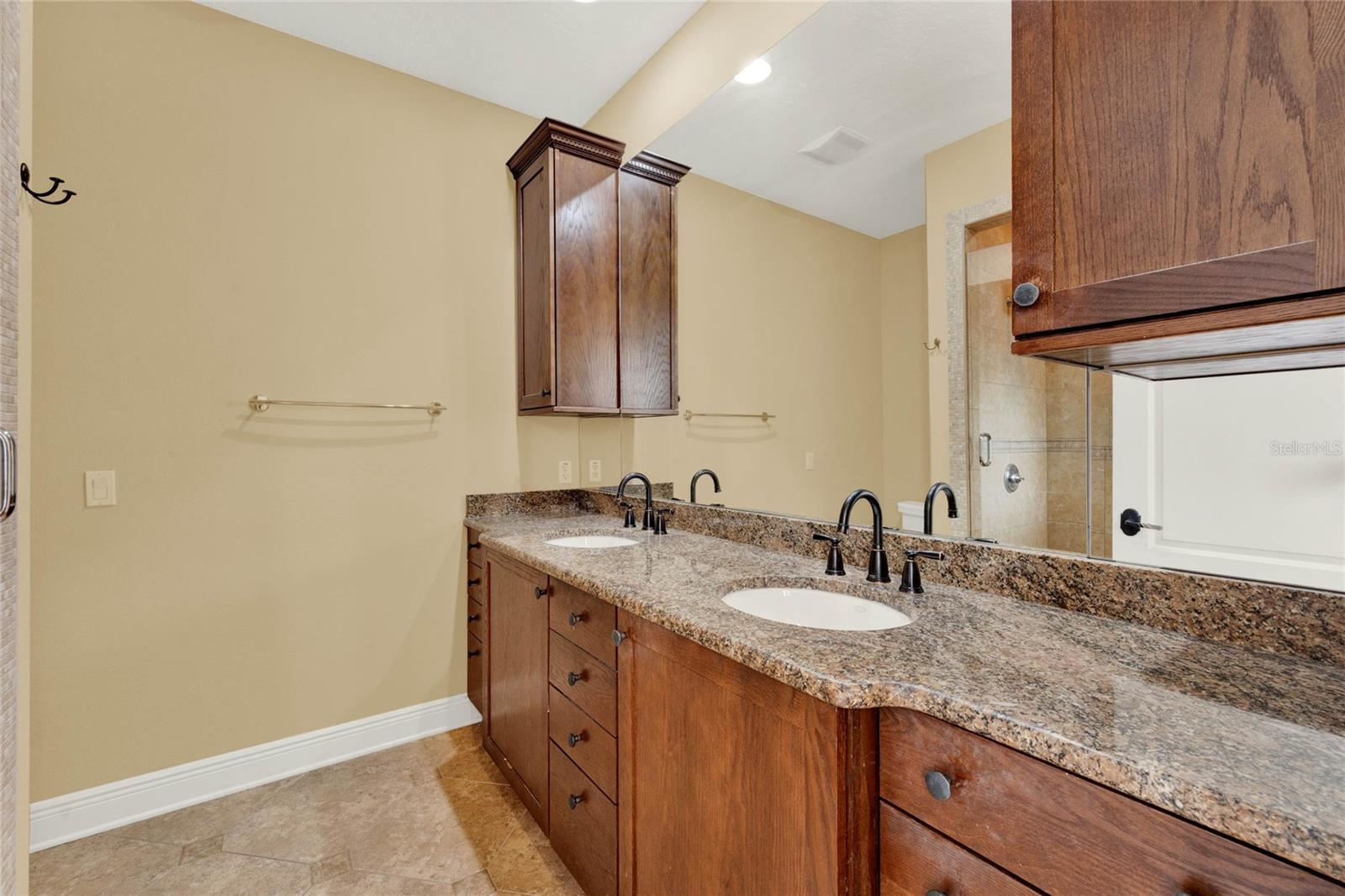 SEVILLE PARK - Residential Lease