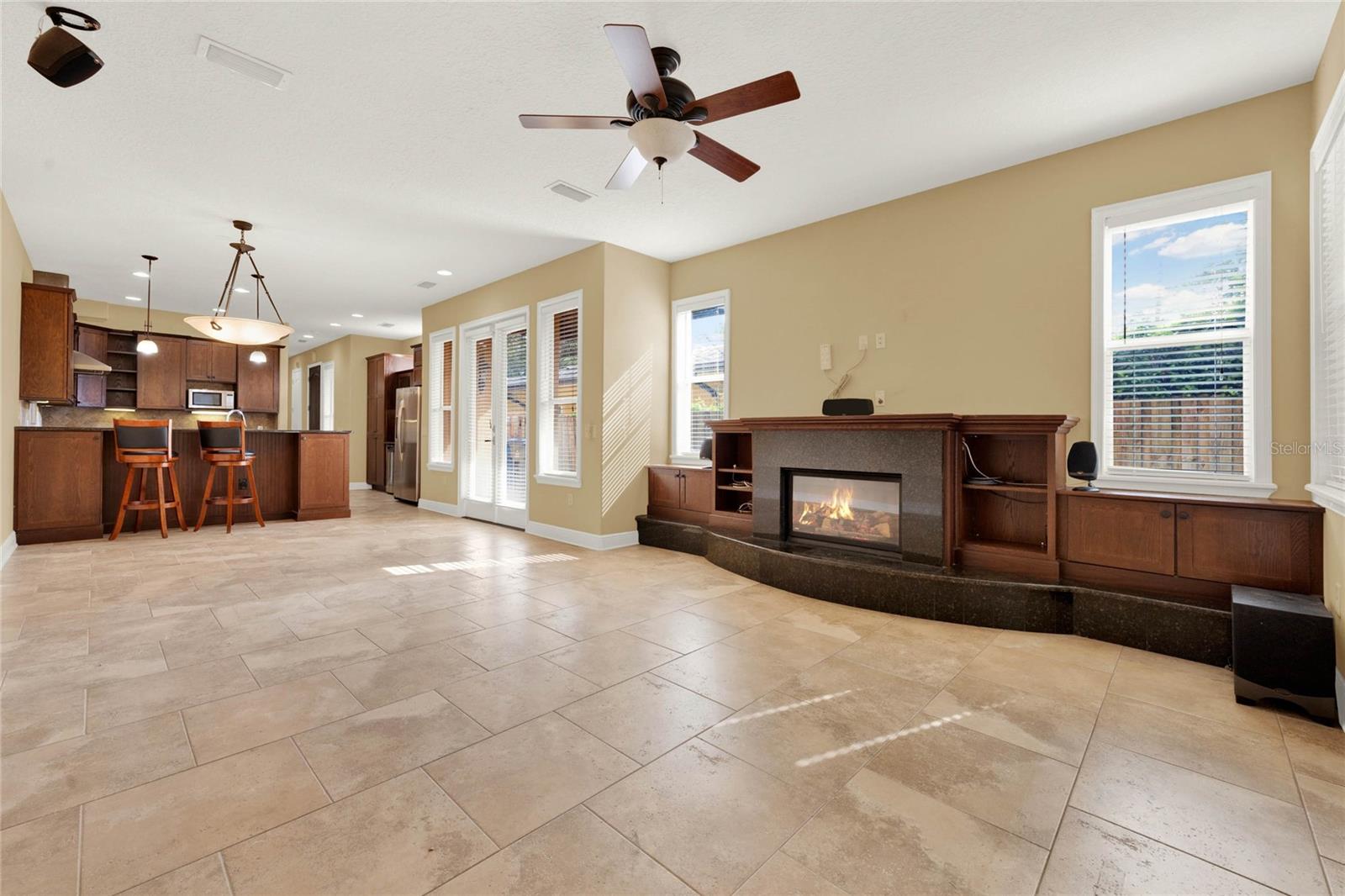 SEVILLE PARK - Residential Lease