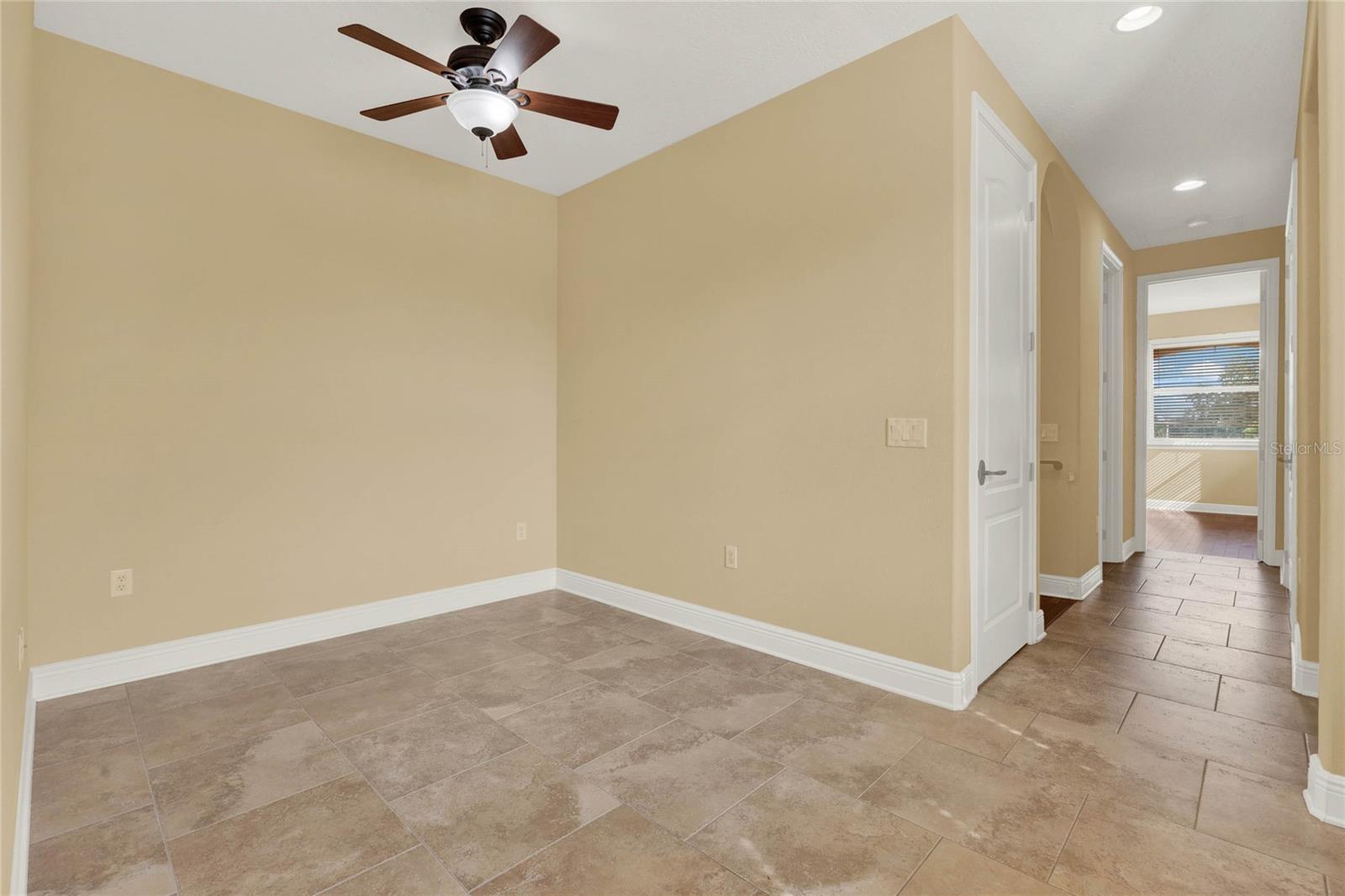 SEVILLE PARK - Residential Lease