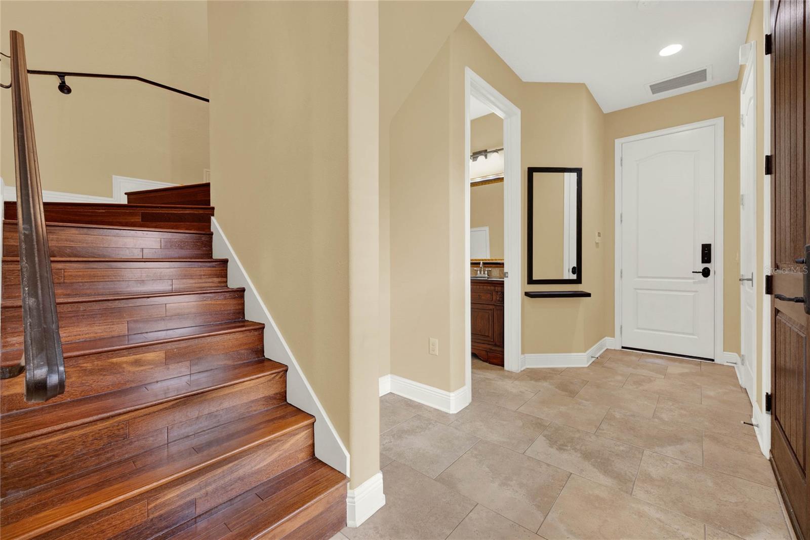 SEVILLE PARK - Residential Lease