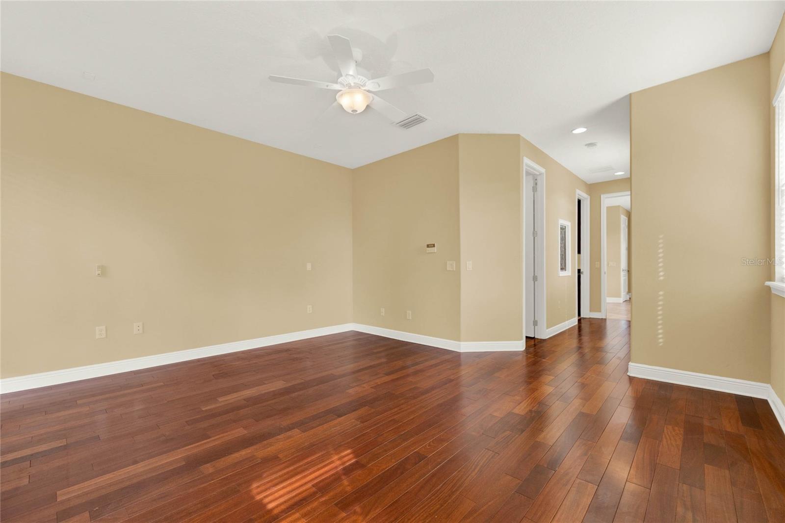 SEVILLE PARK - Residential Lease