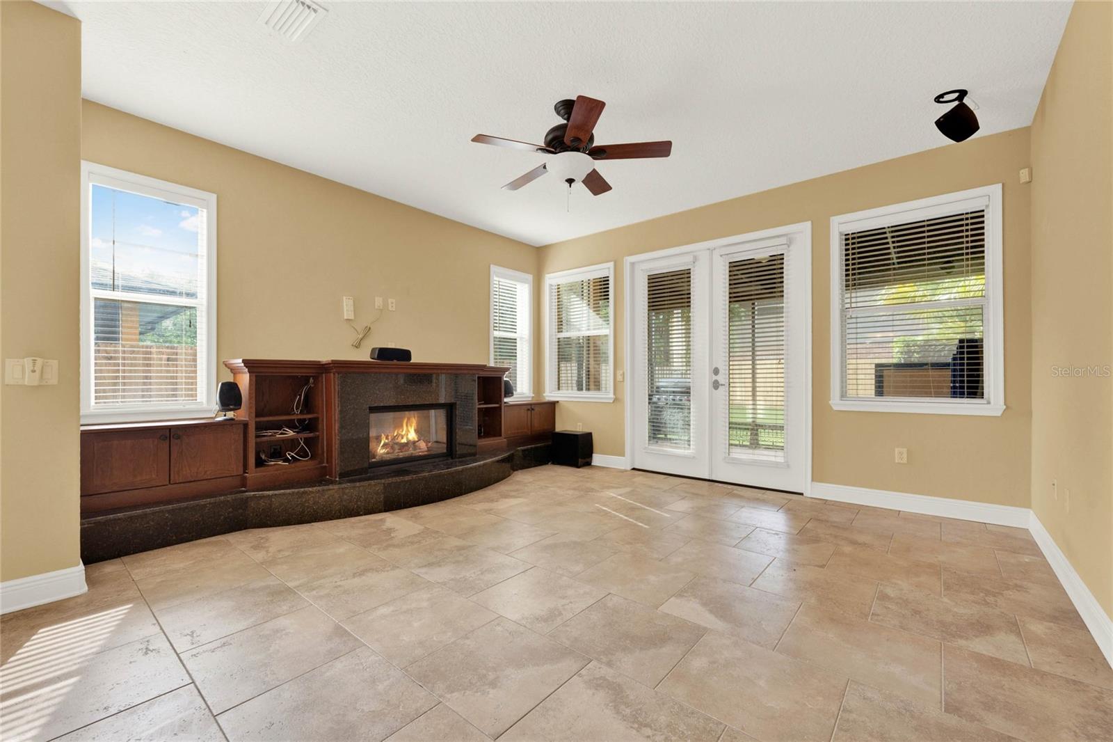 SEVILLE PARK - Residential Lease