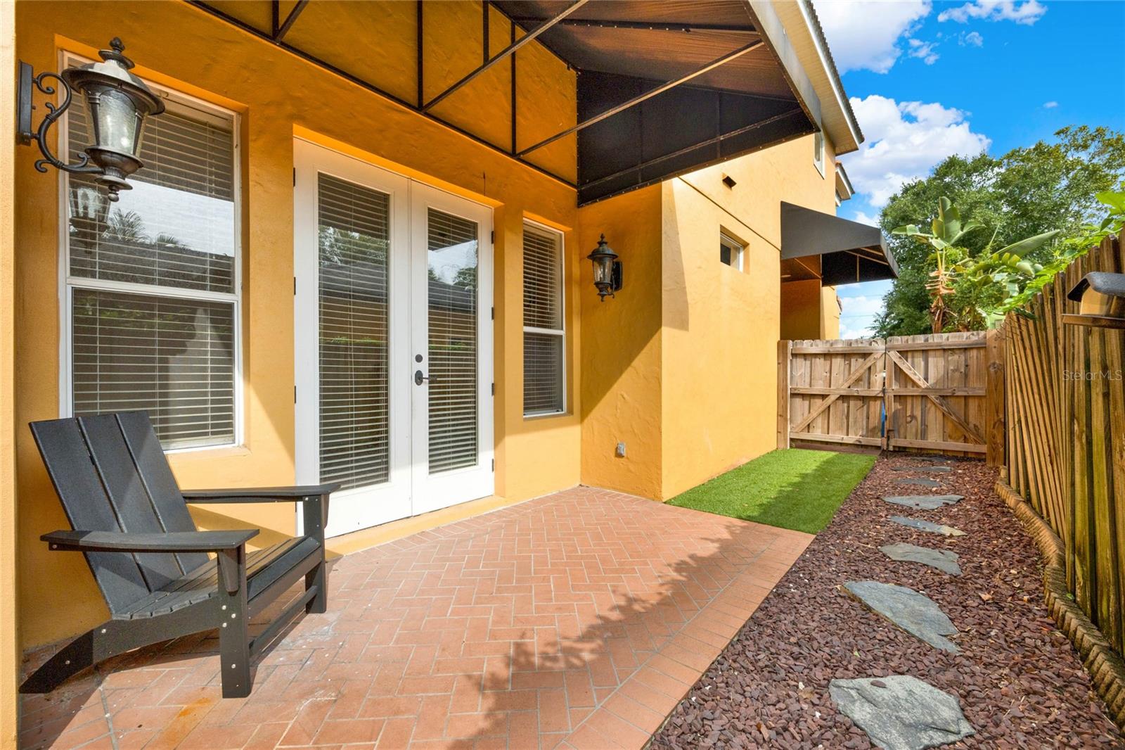 SEVILLE PARK - Residential Lease