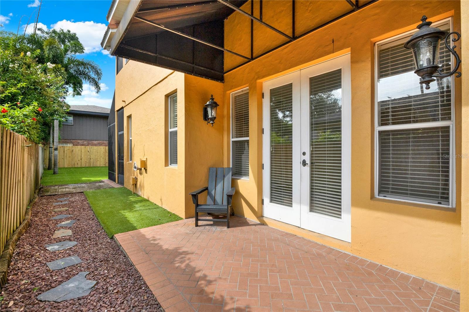 SEVILLE PARK - Residential Lease